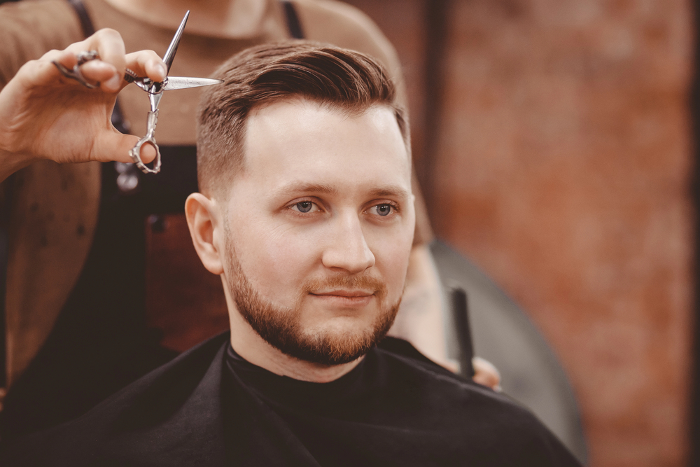 Stay Cool & Look Sharp: The Best Men’s Summer Haircuts at Rizzieri